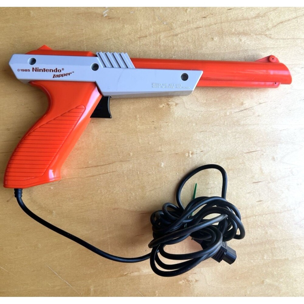 Nintendo ES Console Duck Hunt Super Mario 3 2 Controllers Cables & Zapper Tested - Picture 12 of 13